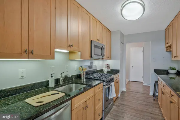 118 MONROE ST #1005, Rockville, MD 20850