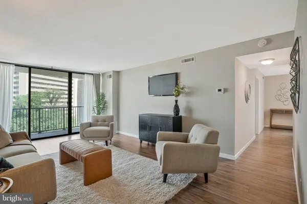 118 MONROE ST #1005, Rockville, MD 20850