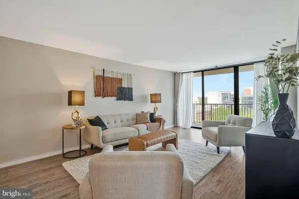 118 MONROE ST #1005, Rockville, MD 20850