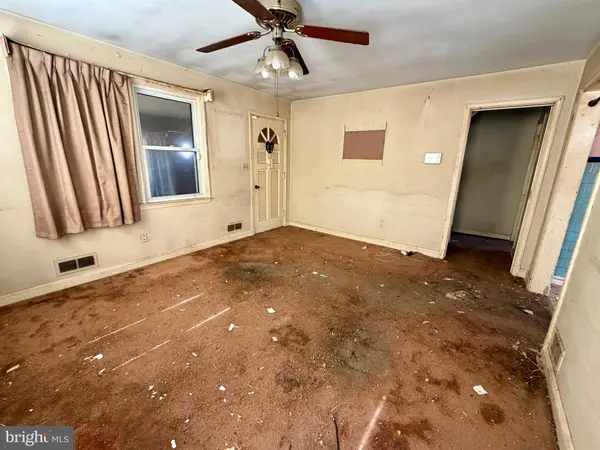 6521 RIDGE RD, Baltimore, MD 21237