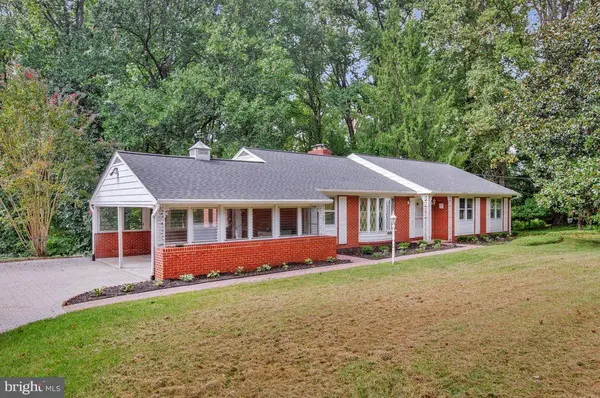 4111 HALIFAX CT