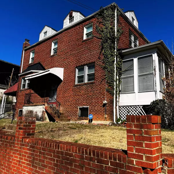 4924 Central Ave NE, Washington, DC 20019-5376