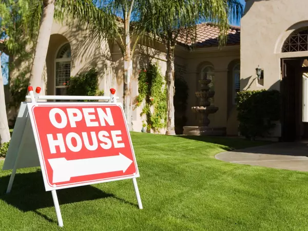  Are Open Houses Still Worth It? Why Home Sellers Shouldn’t Skip This Step,Sean Jones