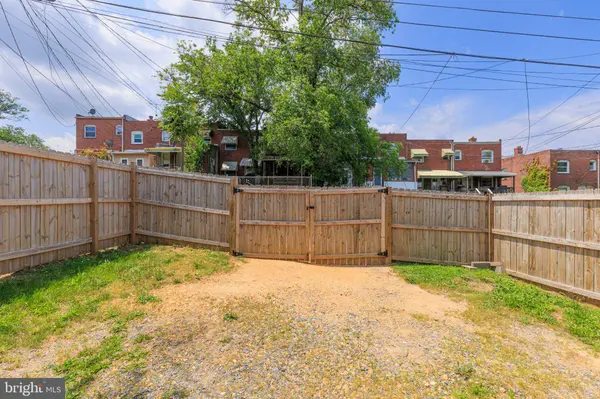 3826 W BAY, Baltimore, MD 21225