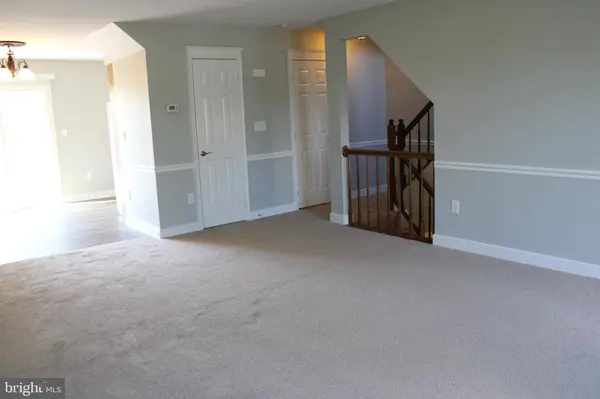 605 KNIGHTSBRIDGE DR, Hagerstown, MD 21740