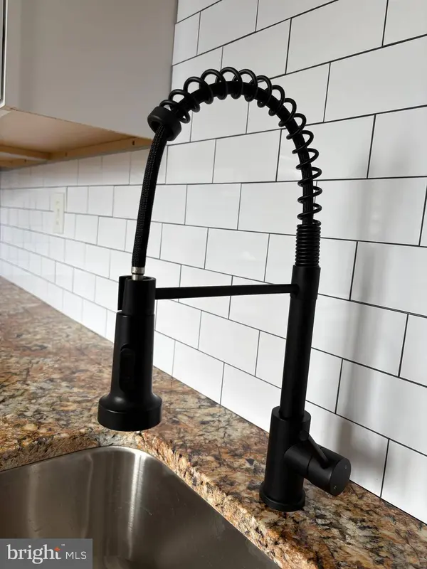 605 KNIGHTSBRIDGE DR, Hagerstown, MD 21740