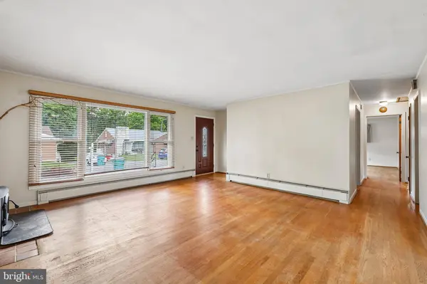 11910 WESLEY DR, Hagerstown, MD 21742