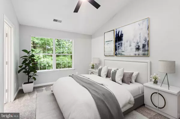 4893 BENECIA LN, Dumfries, VA 22025