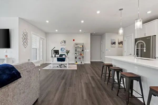 106 Saint Ives Pl #201, Oxon Hill, MD 20745-1454