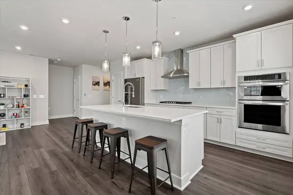 106 Saint Ives Pl #201, Oxon Hill, MD 20745-1454