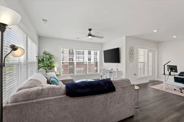 106 Saint Ives Pl #201, Oxon Hill, MD 20745-1454