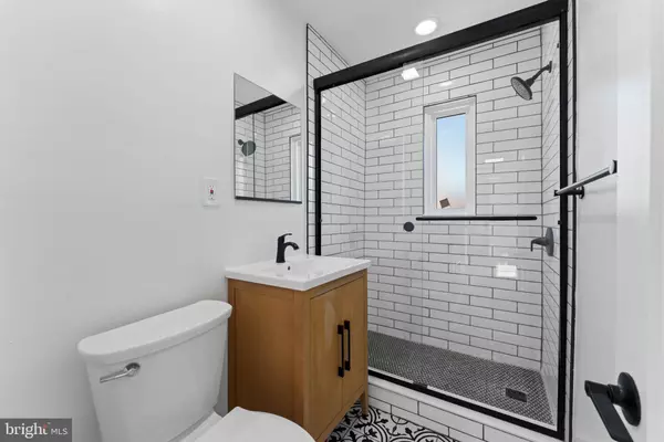 649 NOTABENE DR #1, Alexandria, VA 22305