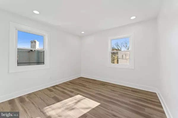 649 NOTABENE DR #12, Alexandria, VA 22305