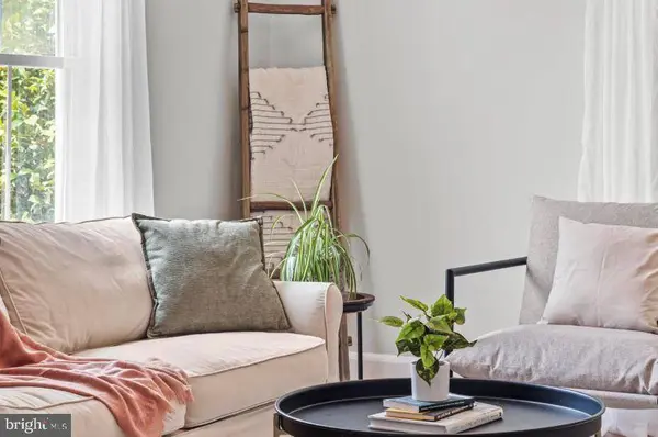 38 COOP RD, Brightwood, VA 22715