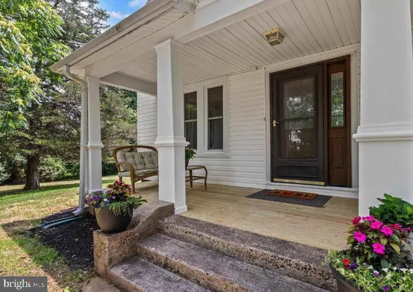 38 COOP RD, Brightwood, VA 22715