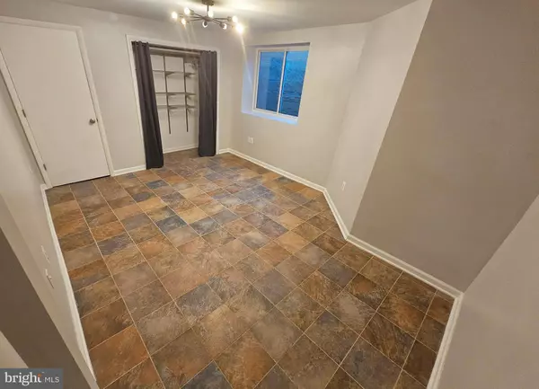 1074 TREVINO LN, Herndon, VA 20170