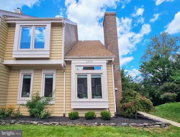 1074 TREVINO LN, Herndon, VA 20170