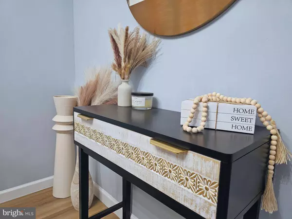 1074 TREVINO LN, Herndon, VA 20170