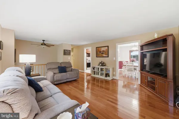 6979 GREAT OAK WAY, Warrenton, VA 20187