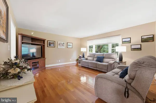 6979 GREAT OAK WAY, Warrenton, VA 20187