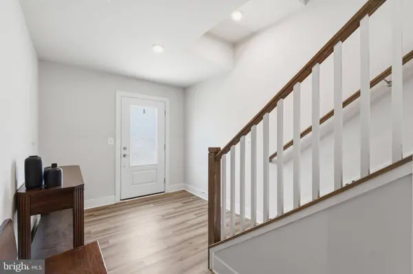 8784 KENSINGTON CHURCH ST, Manassas, VA 20112