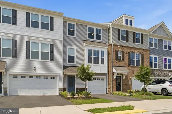 8784 KENSINGTON CHURCH ST, Manassas, VA 20112