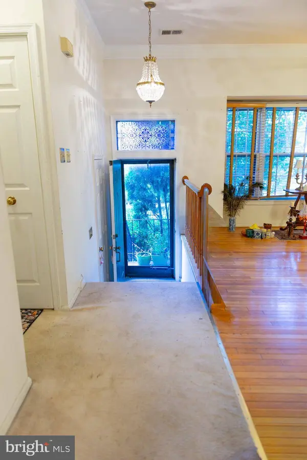 323 LYNN MANOR DR, Rockville, MD 20850