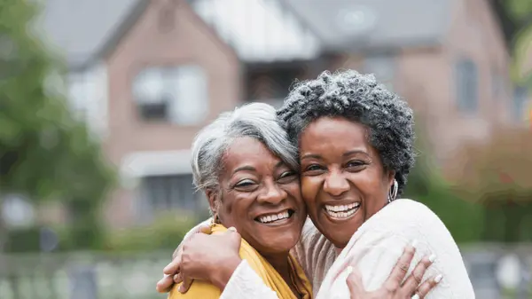 Tips for Seniors Downsizing: Navigating the Emotional Journey, Embracing the Benefits, and Supporting Loved Ones