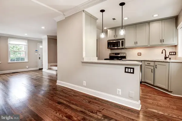 2906 S BUCHANAN ST, Arlington, VA 22206