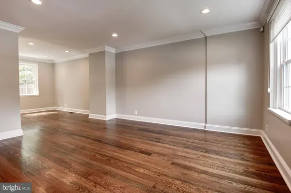 2906 S BUCHANAN ST, Arlington, VA 22206