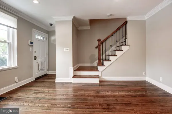 2906 S BUCHANAN ST, Arlington, VA 22206