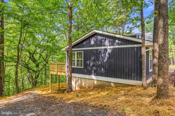 404 N MAPLE RD, Mount Jackson, VA 22842