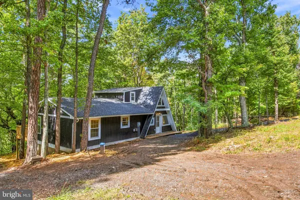 404 N MAPLE RD, Mount Jackson, VA 22842