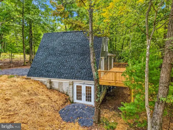 404 N MAPLE RD, Mount Jackson, VA 22842