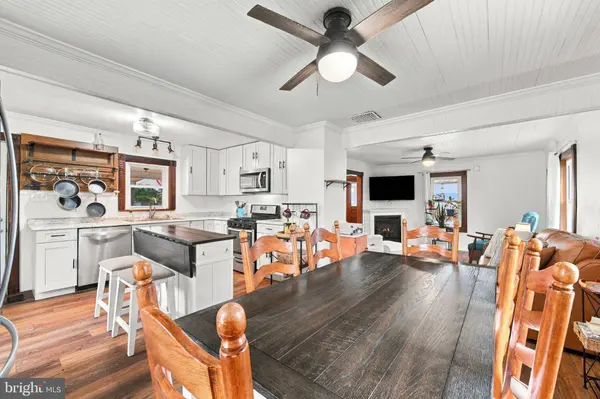 67 LODGE HALL RD, Mount Jackson, VA 22842