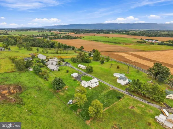 67 LODGE HALL RD, Mount Jackson, VA 22842