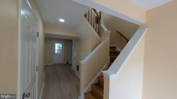 26105 LANDS END DR, Chantilly, VA 20152