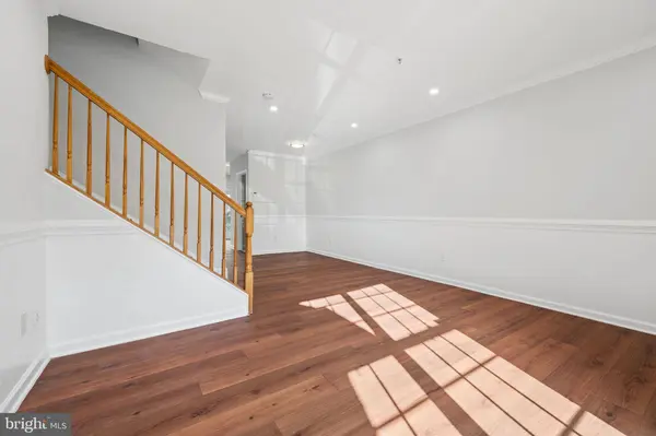 2494 QUICK ST #102, Herndon, VA 20171