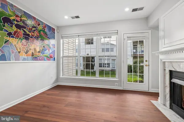 2494 QUICK ST #102, Herndon, VA 20171