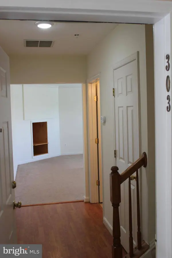 2491 QUICK ST #303, Herndon, VA 20171