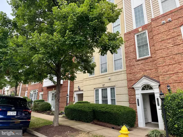 2400 BROOKMOOR LN, Woodbridge, VA 22191