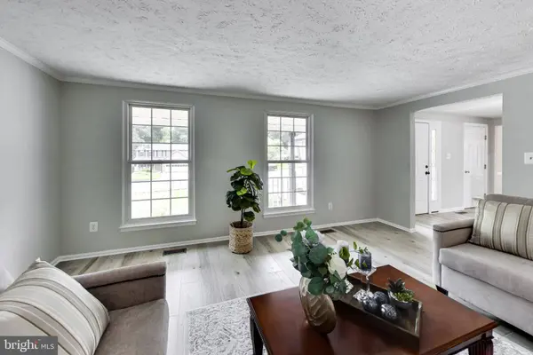 15177 HOLLEYSIDE DR, Dumfries, VA 22025
