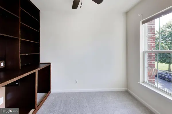 15330 KENSINGTON PARK DR, Woodbridge, VA 22191