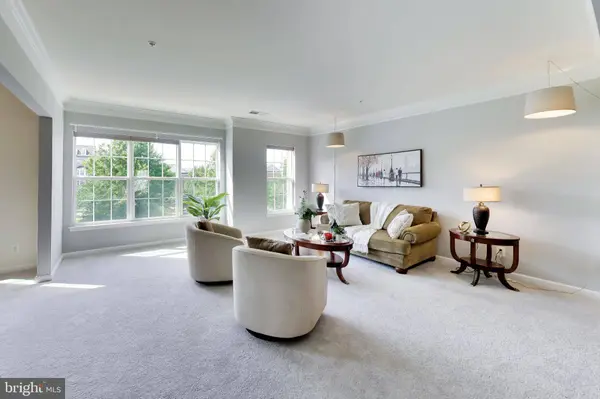 15330 KENSINGTON PARK DR, Woodbridge, VA 22191