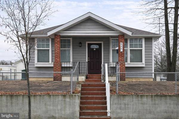 4243 DIX ST NE, Washington, DC 20019