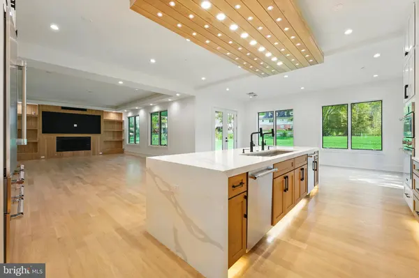 103 SAINT ANDREWS DR NE, Vienna, VA 22180