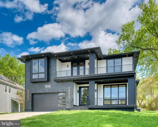 103 SAINT ANDREWS DR NE, Vienna, VA 22180