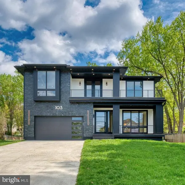 103 SAINT ANDREWS DR NE, Vienna, VA 22180