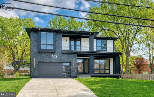 103 SAINT ANDREWS DR NE, Vienna, VA 22180