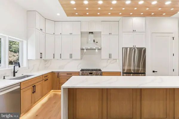 5206 FERNDALE ST, Springfield, VA 22151